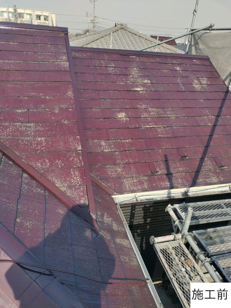 せっかくのお家も屋根の塗装剥がれが原因で全体的にみすぼらしく見えてしまっていました。